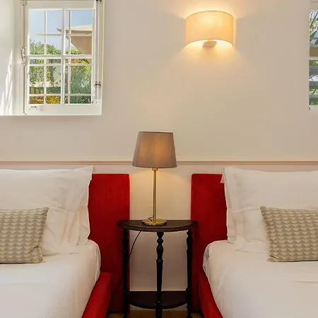 House, 18 * Estoril