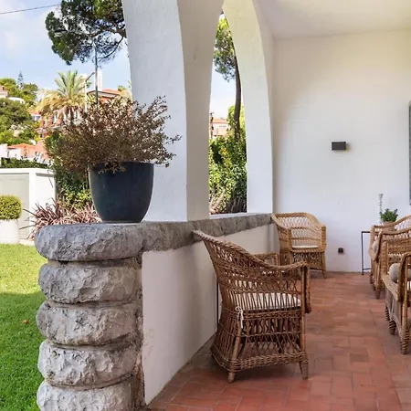House, 18 Estoril