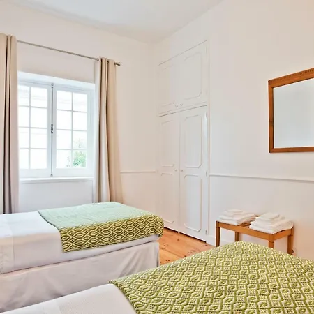 Apartman House, 18 *