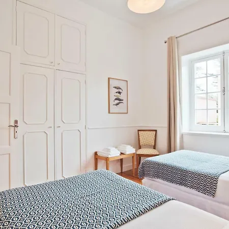 Apartman House, 18 Estoril