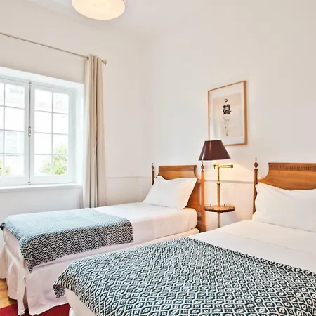 House, 18 Apartman