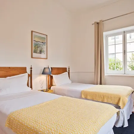 House, 18 Estoril