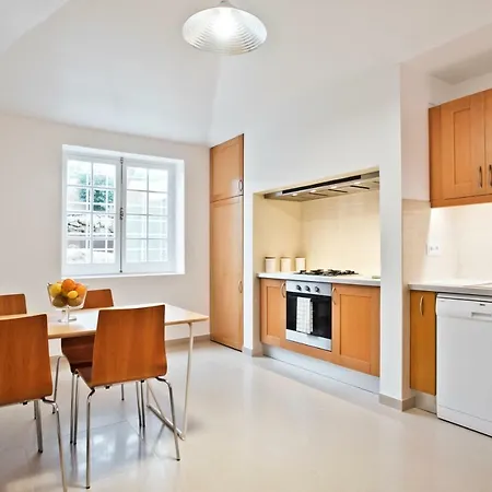 House, 18 *